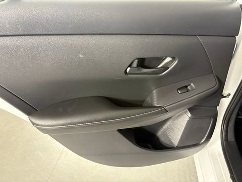 Used 2024 Nissan Sentra SV FWD image 34