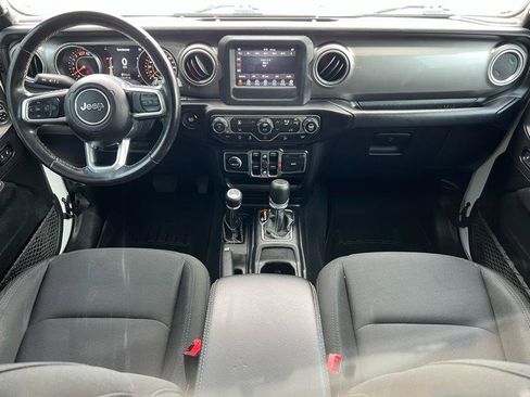 Used 2020 Jeep Wrangler Unlimited Sahara image 17