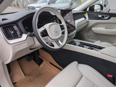 New 2026 Volvo XC60 B5 Ultra w/ Climate Package image 10