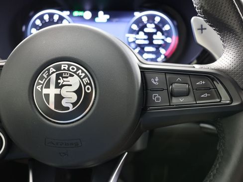 Used 2024 Alfa Romeo Tonale Veloce w/ Active Assist Package AWD/4WD image 29