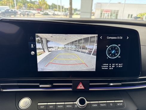 Used 2025 Hyundai Elantra SEL FWD image 24