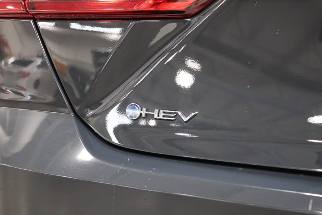 Used 2025 Toyota Camry SE FWD image 11