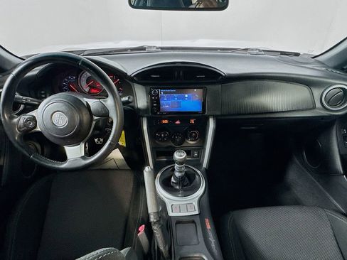 Used 2018 Toyota 86 image 24