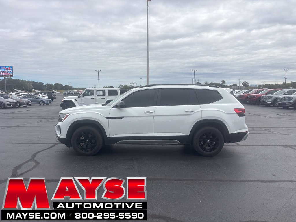 Used 2024 Volkswagen Atlas Peak Edition SE AWD/4WD image 1