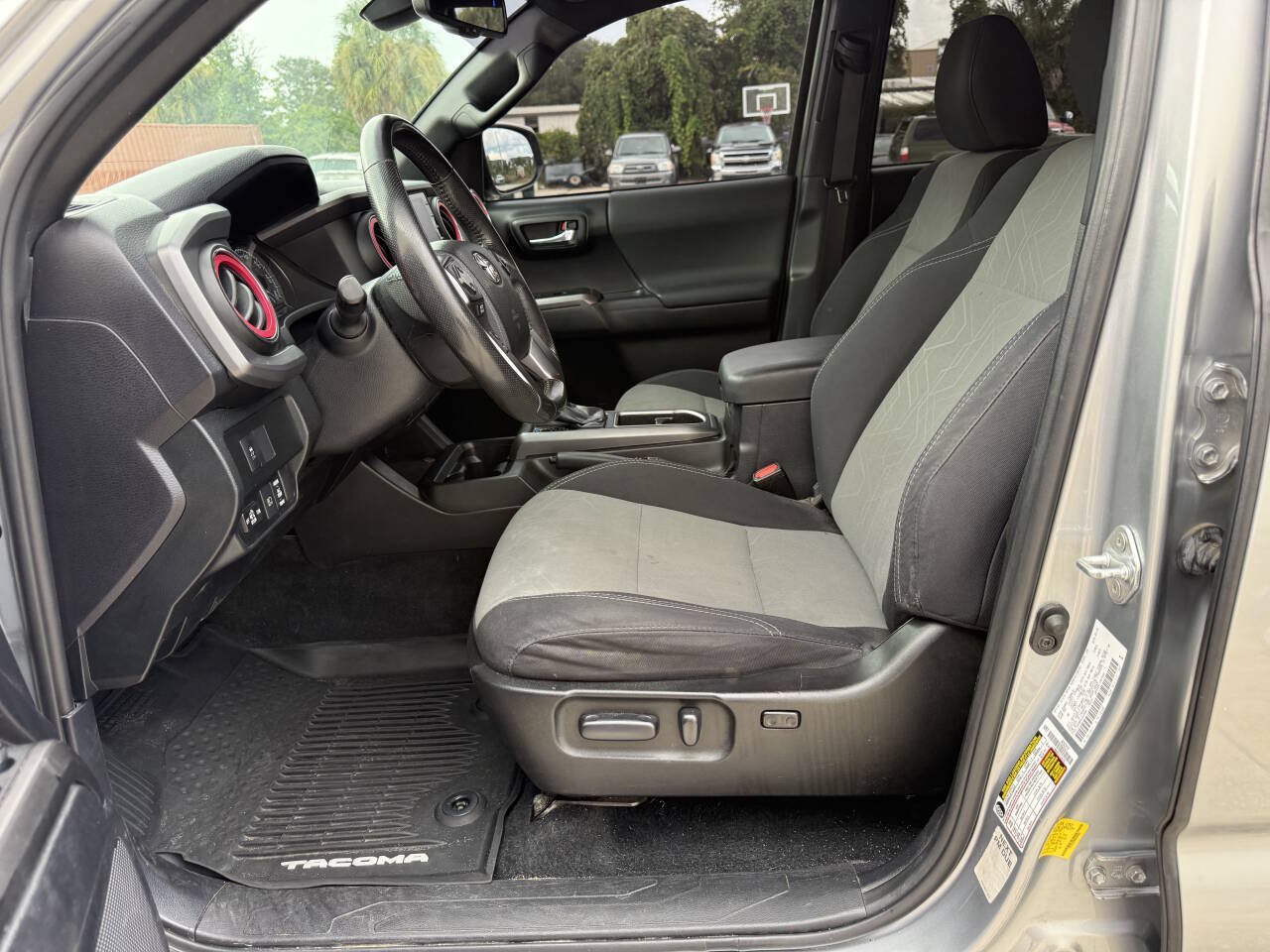 Used 2021 Toyota Tacoma TRD Off-Road AWD/4WD image 34