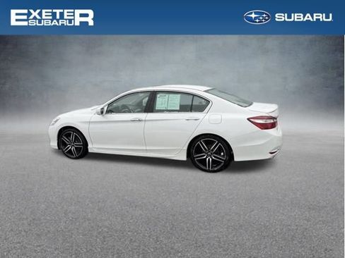 Used 2016 Honda Accord Touring image 8