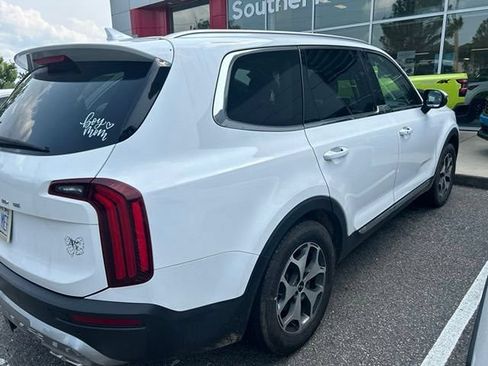 Used 2022 Kia Telluride EX w/ Towing Package FWD image 3