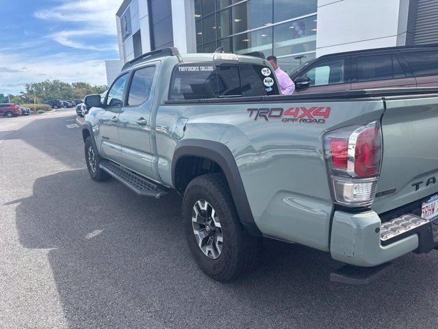 Used 2023 Toyota Tacoma TRD Off-Road w/ TRD Premium Off Road Package AWD/4WD image 4
