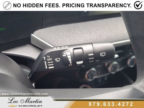 Used 2025 Nissan Kicks SV FWD image 26
