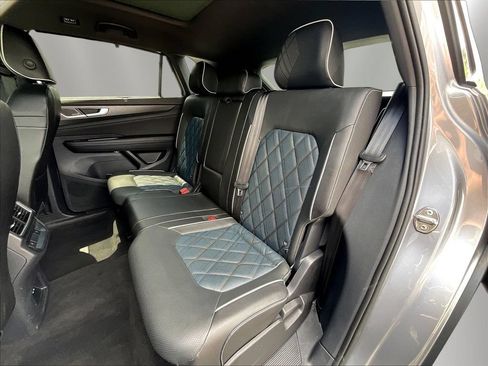 Used 2025 Volkswagen Atlas Cross Sport SEL Premium R-Line AWD/4WD image 21