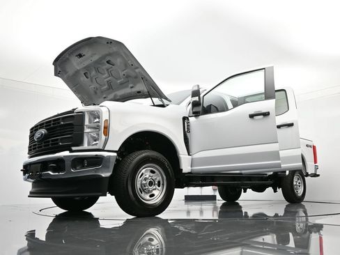 New 2026 Ford F250 XL w/ XL Chrome Package AWD/4WD image 29
