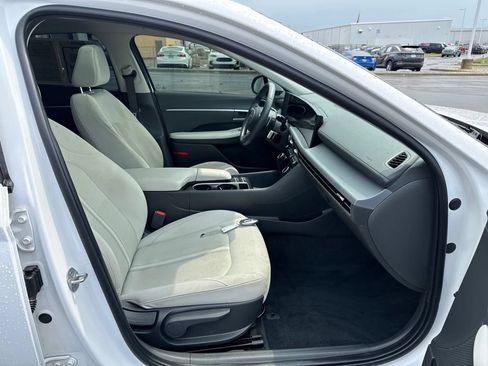 Used 2025 Hyundai Sonata SEL FWD image 36