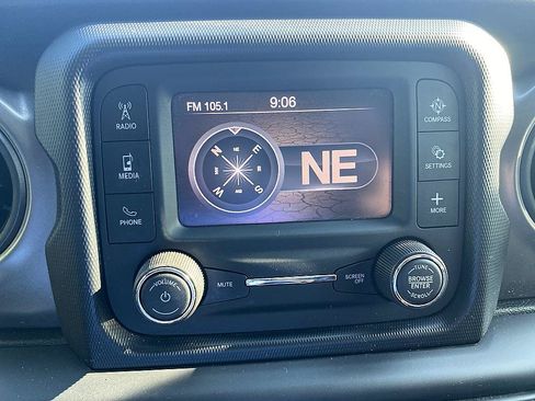 Used 2021 Jeep Gladiator Sport AWD/4WD image 14