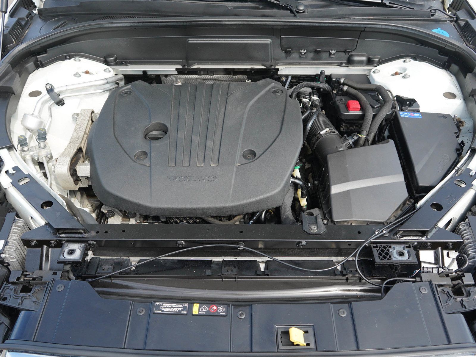 Used 2022 Volvo XC60 B5 Momentum AWD/4WD image 32