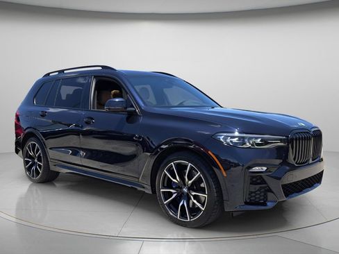 Used 2022 BMW X7 xDrive40i w/ M Sport Package AWD/4WD image 9