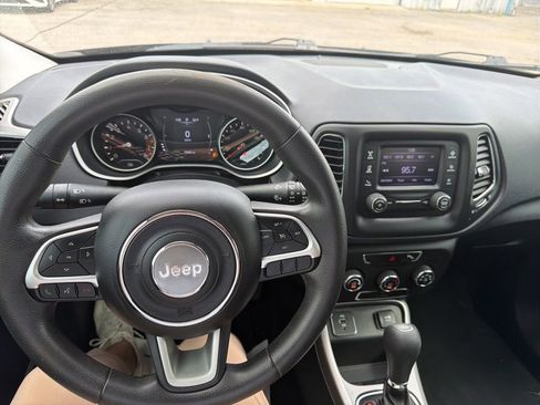 Used 2017 Jeep Compass Sport w/ Tech Group FWD image 31