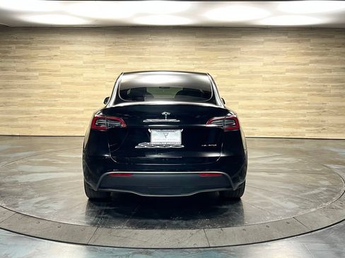 Used 2024 Tesla Model Y Long Range AWD/4WD image 19