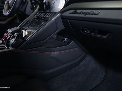 Used 2024 Lamborghini Urus S image 48