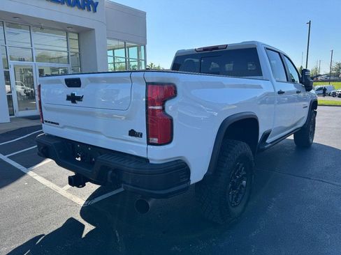 Used 2025 Chevrolet Silverado 2500 ZR2 w/ ZR2 Bison Edition AWD/4WD image 3