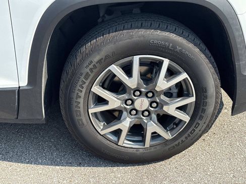 Used 2023 GMC Acadia SLT FWD image 8