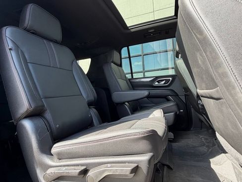 Used 2022 Chevrolet Suburban RST w/ Luxury Package AWD/4WD image 14