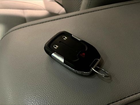Used 2022 GMC Acadia SLE FWD image 36