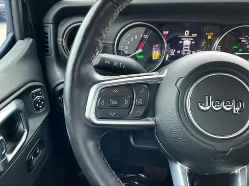 Used 2022 Jeep Wrangler Unlimited Sahara AWD/4WD image 25