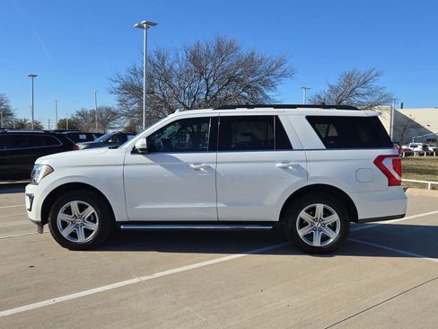 Used 2021 Ford Expedition XLT image 3