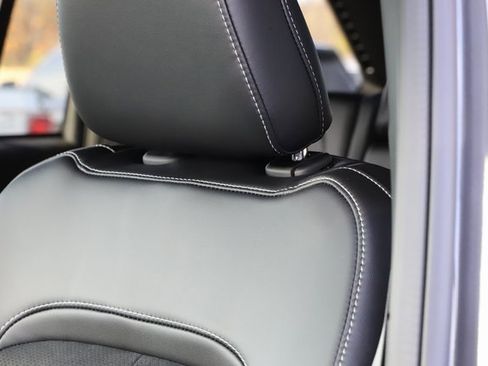 New 2025 Jeep Grand Cherokee Altitude image 12