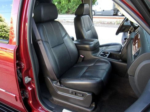 Used 2007 Chevrolet Avalanche LT w/ LT Preferred Equipment Group AWD/4WD image 23