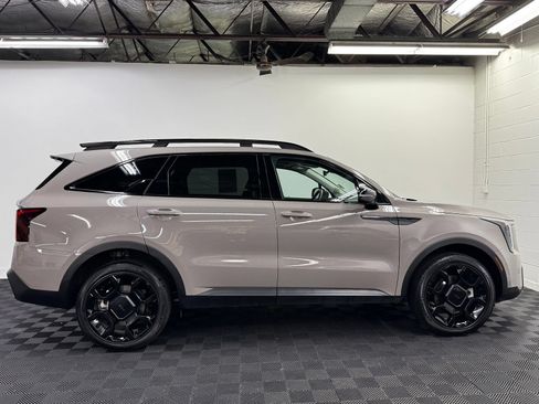 Used 2025 Kia Sorento SX AWD/4WD image 4