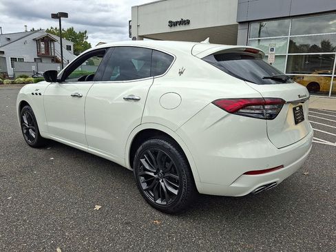 Used 2024 Maserati Levante GT Ultima AWD/4WD image 25