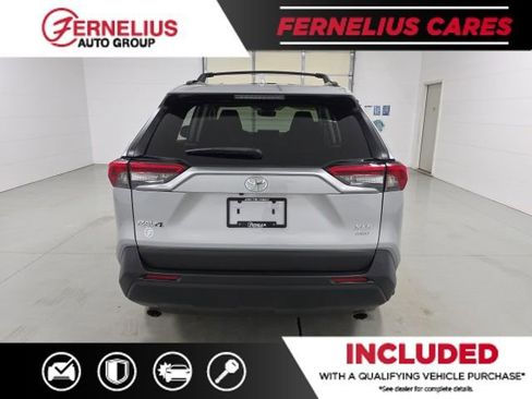 Used 2022 Toyota RAV4 XLE image 6