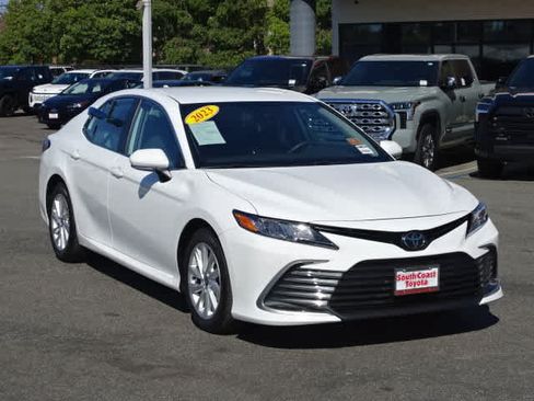 Used 2023 Toyota Camry LE w/ Convenience Package FWD image 2