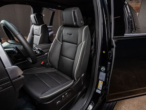 Used 2026 Cadillac Escalade ESV Sport w/ LPO, ONYX Package image 30