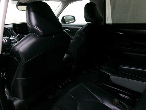 Used 2021 Toyota Highlander Limited AWD/4WD image 18