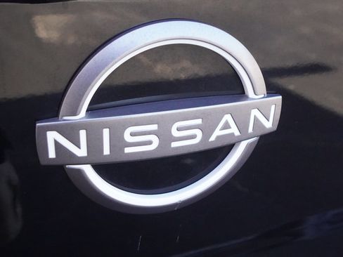 Used 2023 Nissan Frontier SV w/ SV Convenience Package RWD image 39