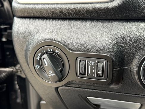 Used 2018 Maserati Ghibli RWD image 28
