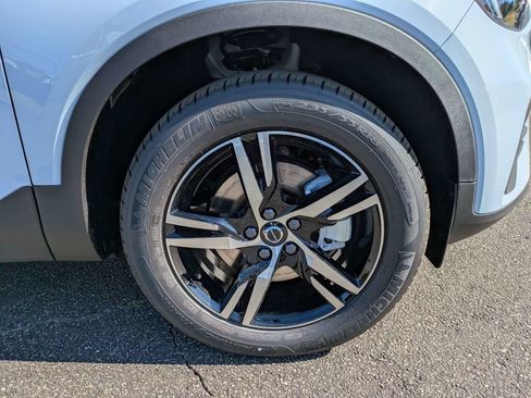 Used 2026 Volvo XC40 B5 Core AWD/4WD image 11