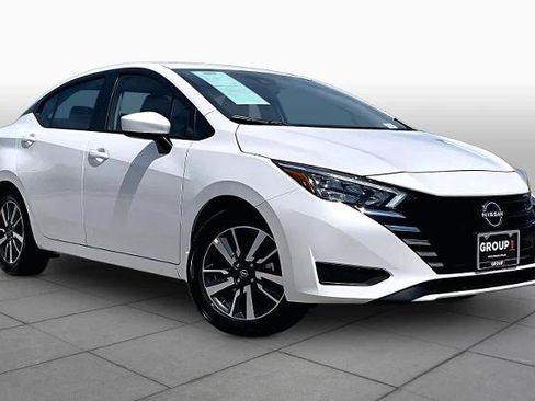 Certified 2025 Nissan Versa SV w/ Trunk Package FWD image 3