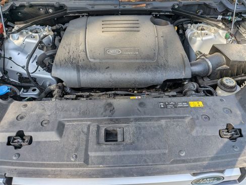 Used 2023 Land Rover Defender 90 S image 38