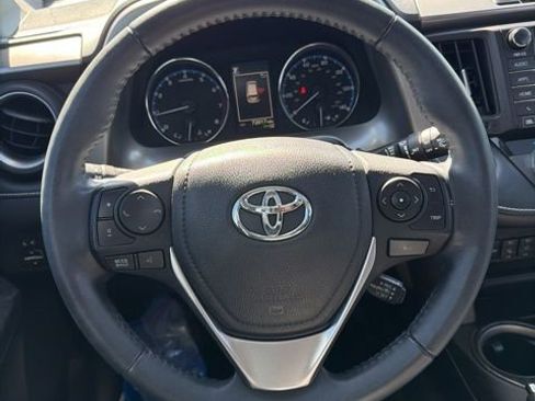 Used 2018 Toyota RAV4 Platinum AWD/4WD image 15