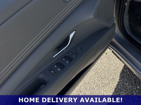 Used 2025 Hyundai Elantra SEL FWD image 26