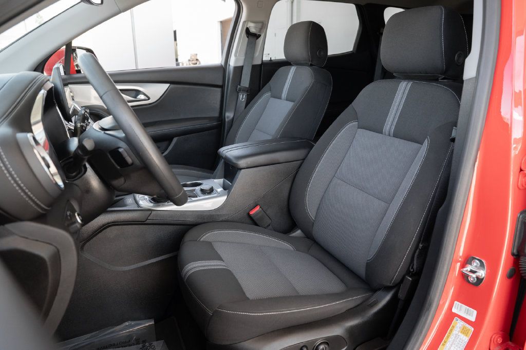 Used 2026 Chevrolet Blazer LT w/ Convenience Package FWD image 19