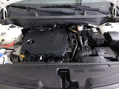 Used 2023 Kia Sportage LX image 19