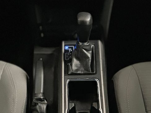 Used 2019 Toyota Tacoma SR5 RWD image 17