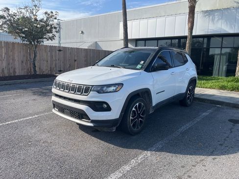 Used 2023 Jeep Compass Limited image 7