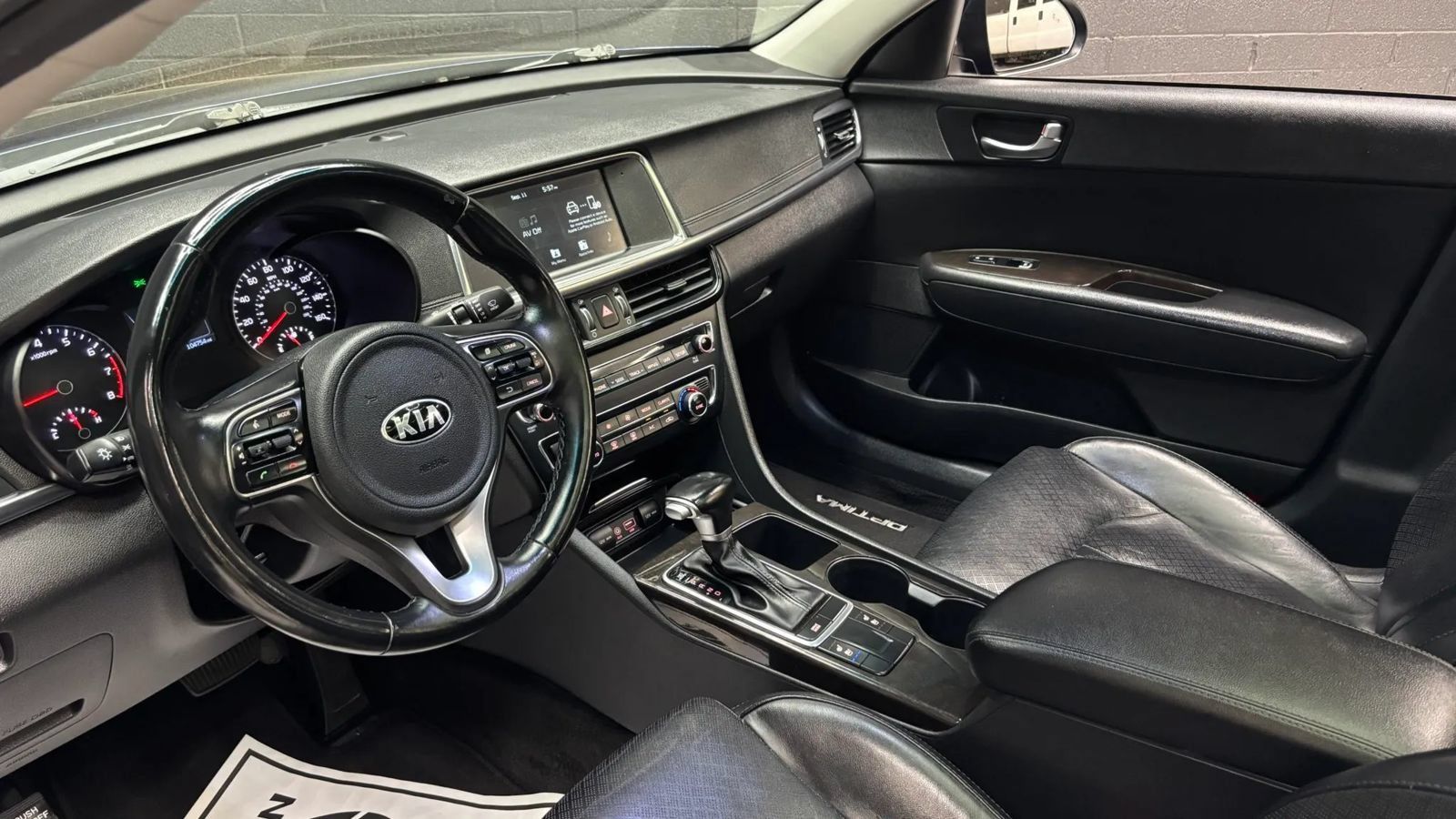 Used 2018 Kia Optima EX w/ Premium Package FWD image 7