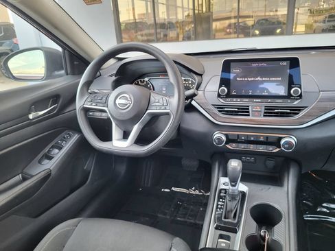 Used 2025 Nissan Altima 2.5 SV AWD/4WD image 14
