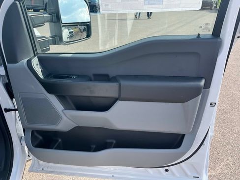 New 2026 Ford F250 XL w/ XL Driver Assist Package RWD image 7